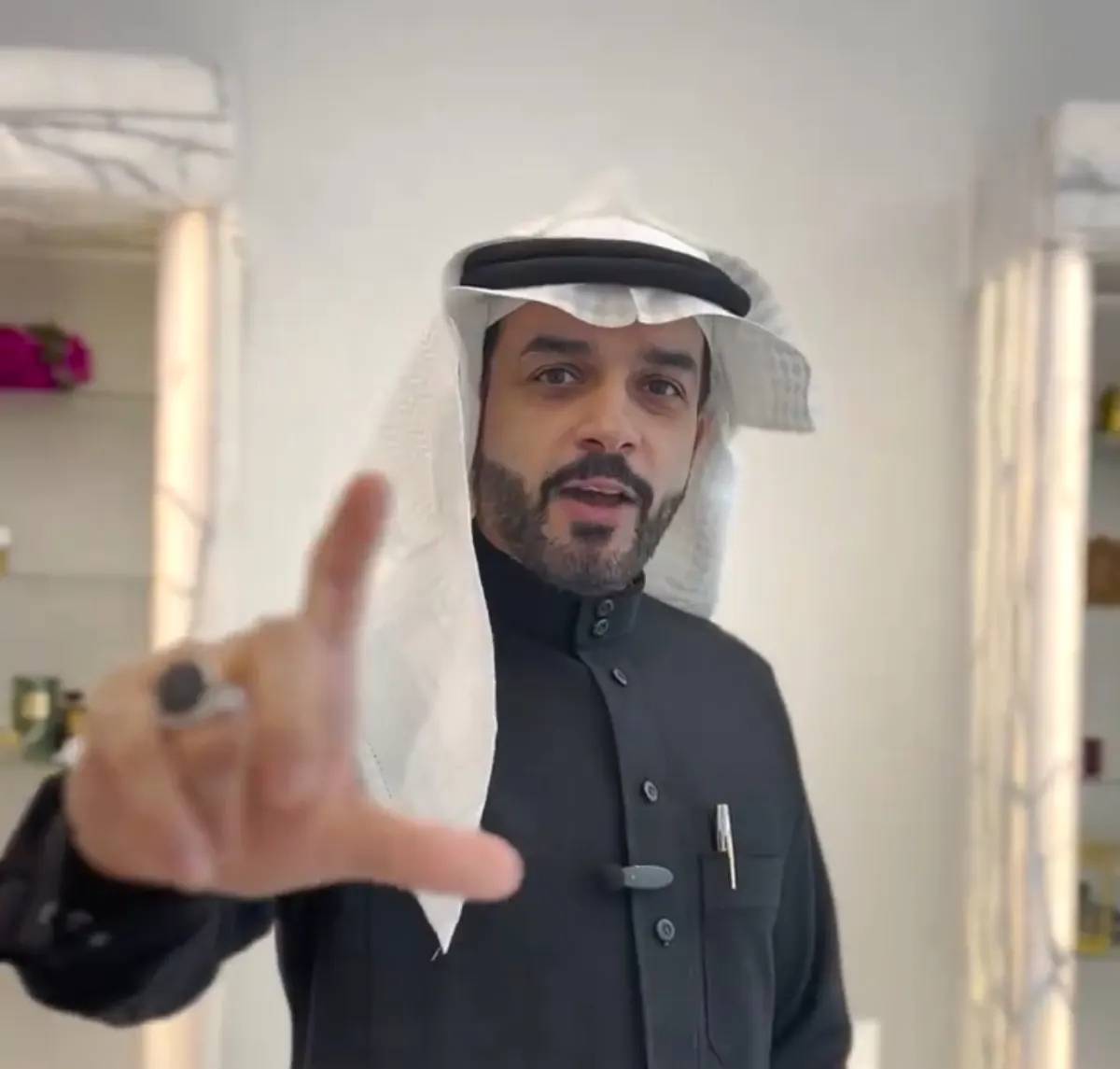 ماذا فعلت الشركات بفرمونات الرجال.. وما علاقتها بالعطور؟