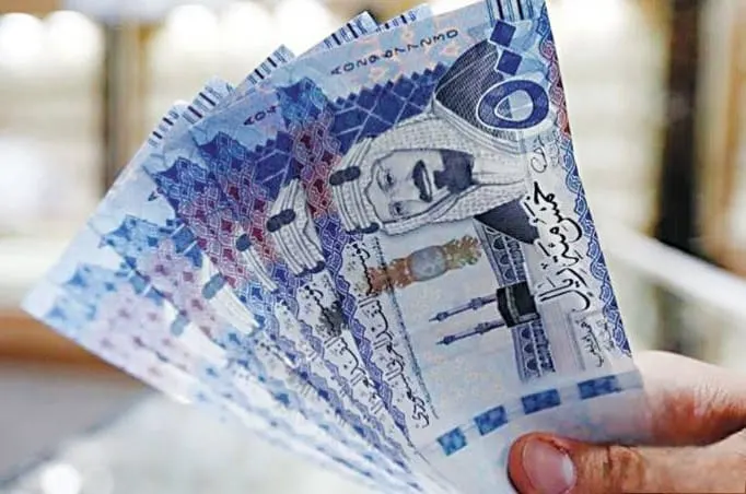 في سيهات.. «سعادة» تكسو عيد 416 مستفيدًا بـ ربع مليون ريال