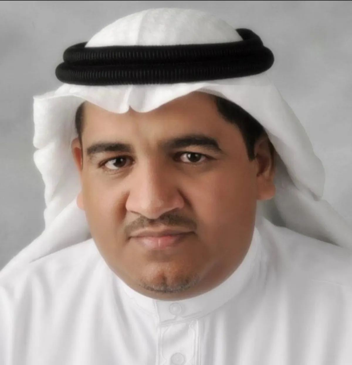 سلمان آل رمضان يحمل بشارة بـ موسم ممطر.. ويعكسها بـ حرٍ يحتاج خفيف الثياب