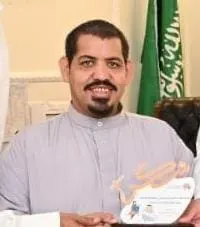 من تاروت.. لجهوده في تصوير فعاليات المكتب.. ضمان القطيف يكرّم «جاسم الأبيض»