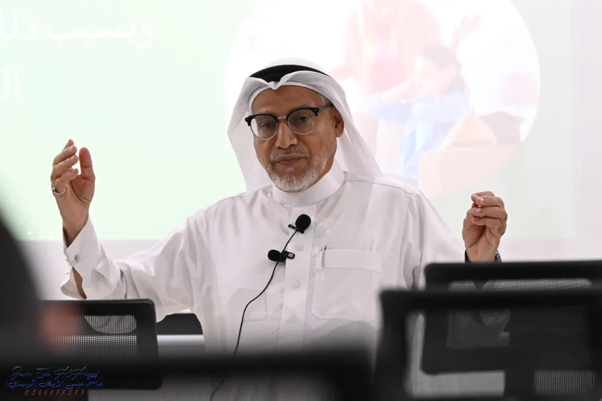 في بر سنابس.. الاختصاصي آل سعيد يناقش التحديات التربوية لمرحلة المراهقة