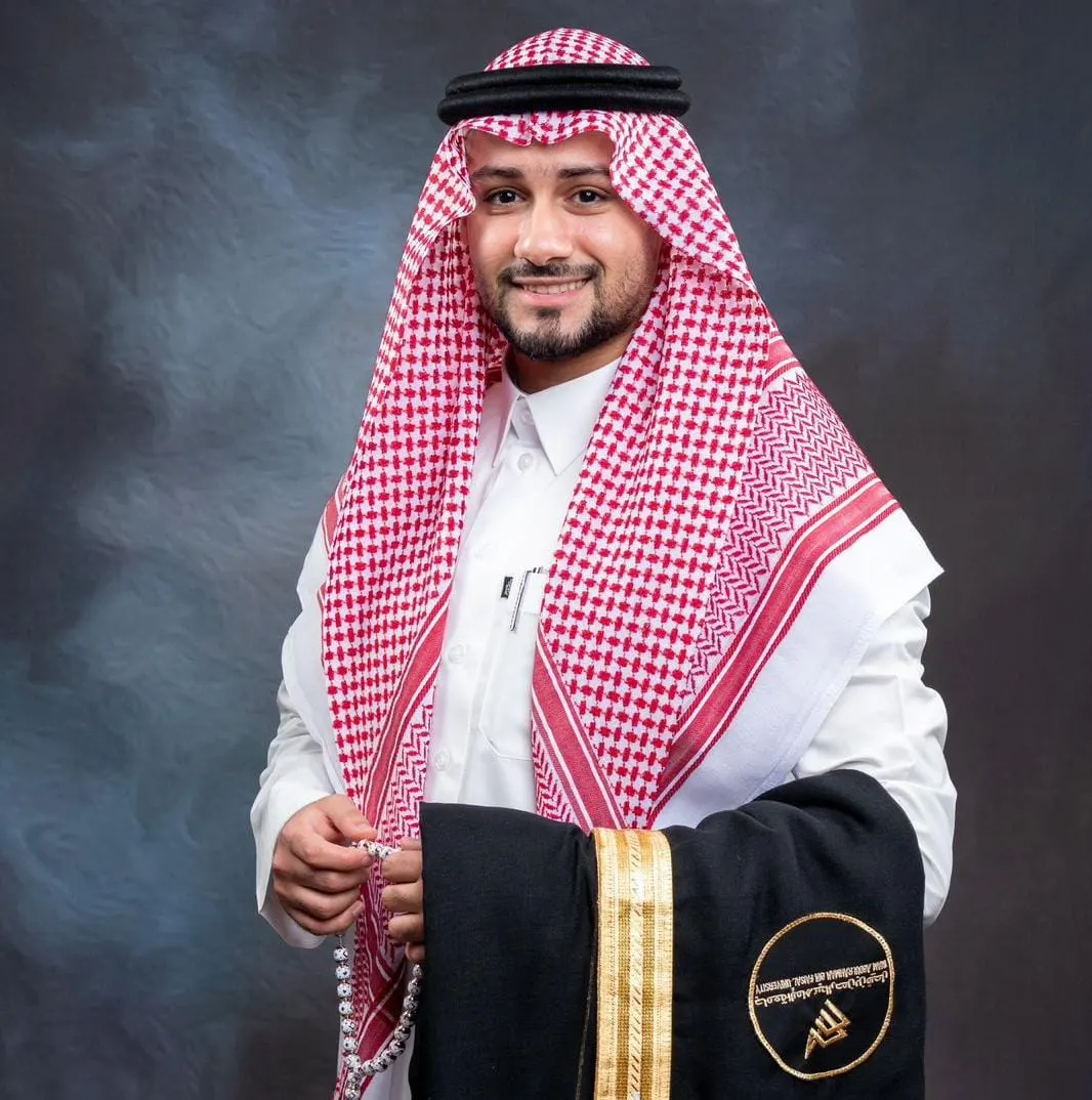القطيف.. جامعة الإمام عبد الرحمن بن فيصل تمنح «عدنان آل سيف» البكالوريوس في طب وجراحة الفم والأسنان