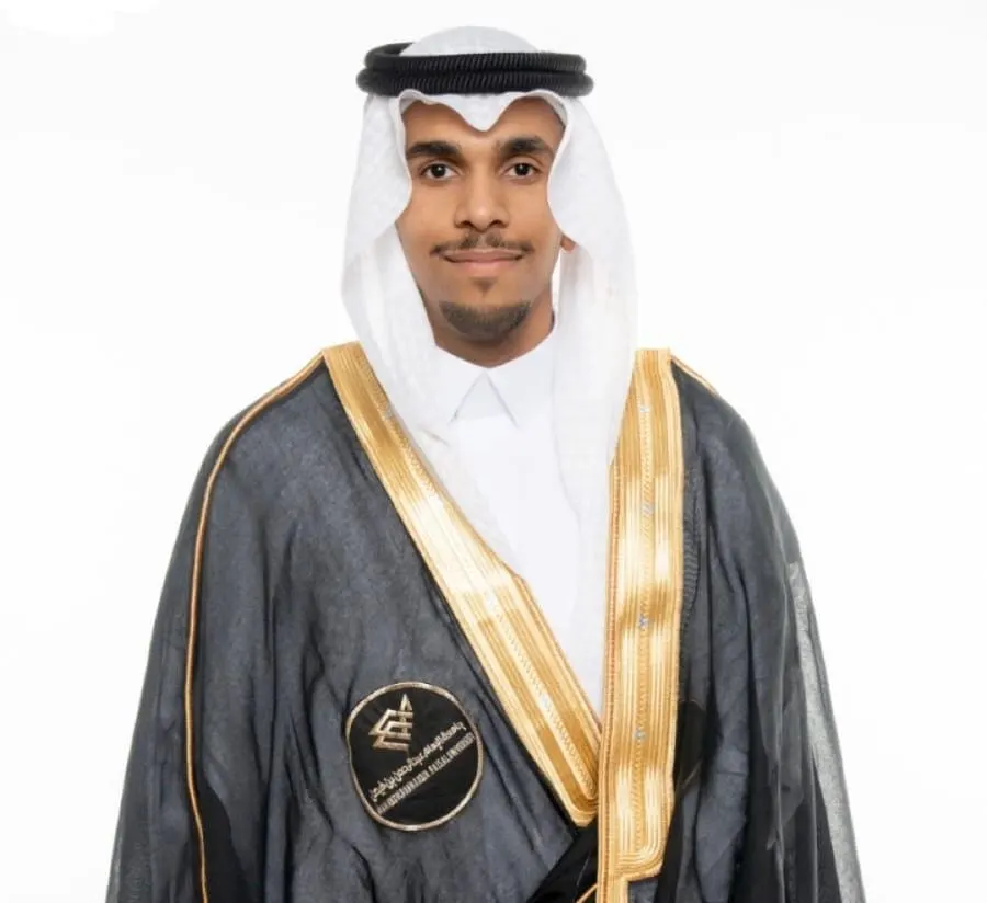 من الملاحة.. مع مرتبة الشرف.. جامعة الإمام عبد الرحمن بن فيصل تمنح «حسن آل مبيريك» البكالوريوس في الرعاية النفسية