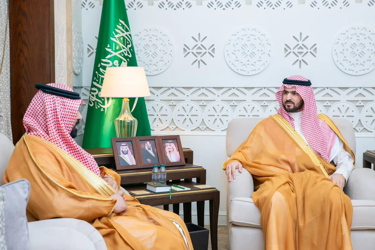 سعود بن بندر يستقبل رئيس مجلس إدارة مؤسسة تطوير جزيرة دارين وتاروت.. ويطَّلع على عرض عن تطورات العمل