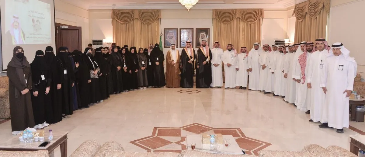 الخريف يرعى تكريم اللجنة المنظمة للنسخة الثالثة لـ حرفيون.. صور