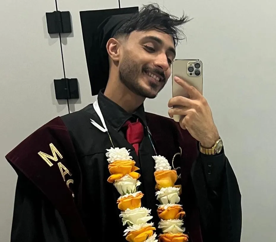 من صفوى.. كلية محمد المانع للعلوم الطبية تمنح «حسن المغلق» البكالوريوس في التمريض