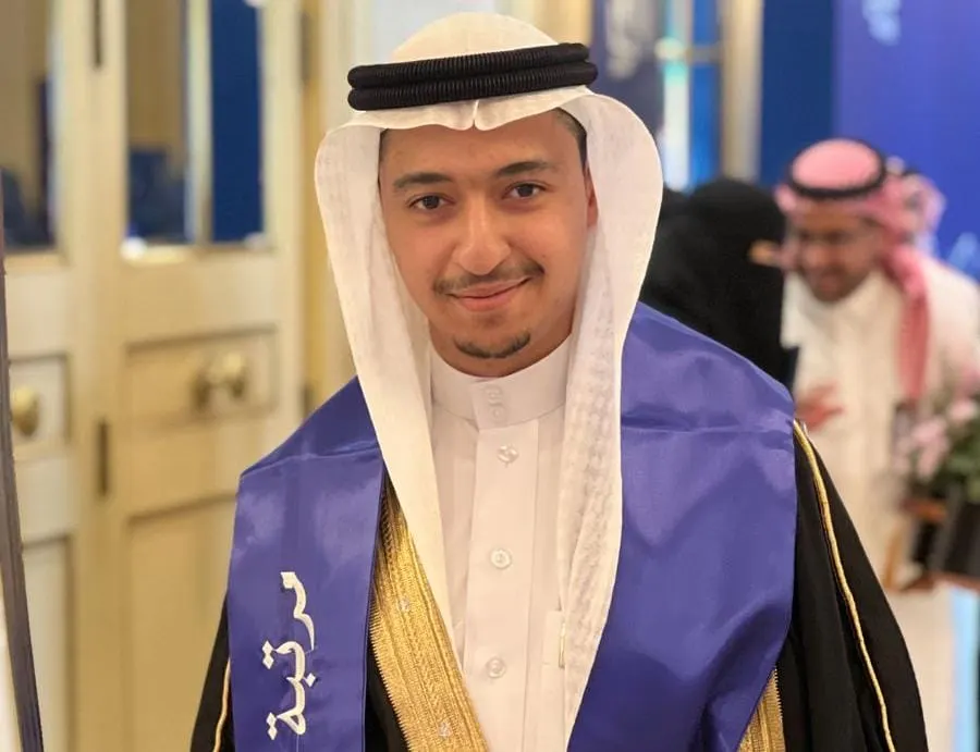 من القديح.. مع مرتبة الشرف الأولى.. معهد الإدارة بالدمام يمنح «محمد الستري» دبلوم المحاسبة