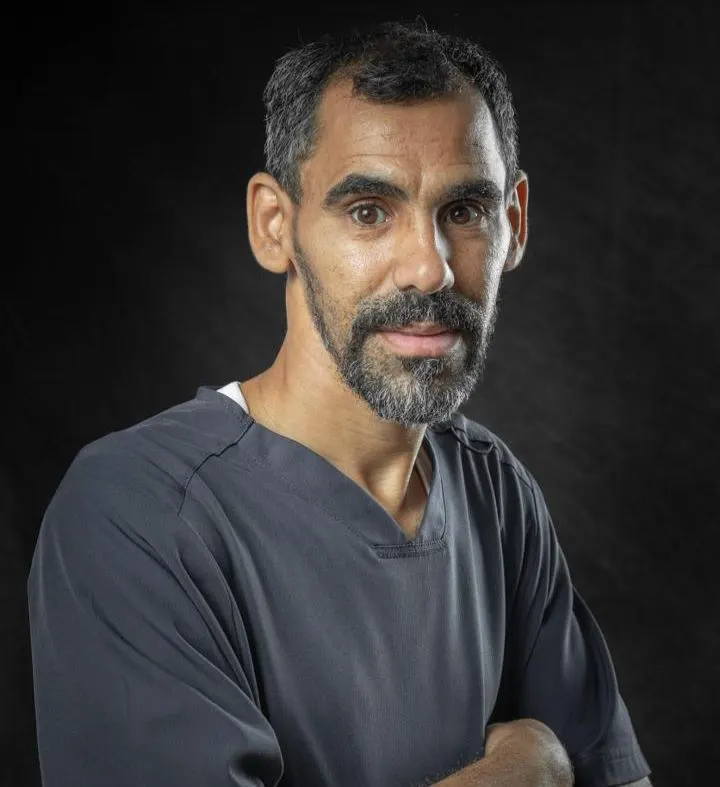 من الخويلدية.. شبكة القطيف الصحية تكرّم الممرض «سعيد آل سبت» أحد كوادرها المتميزين