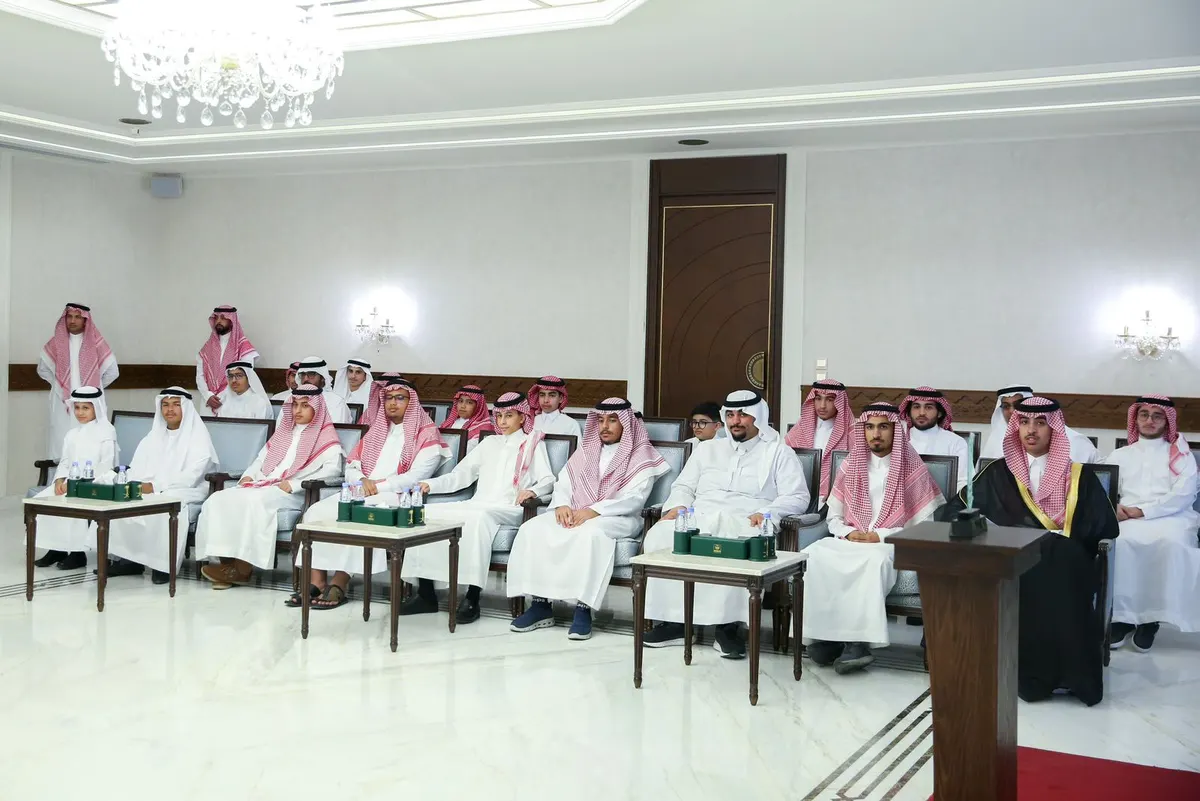 بينهم 7 من طلبة مكتب تعليم القطيف.. أمير الشرقية يكرّم الفائزين والفائزات بالجائزة الوطنية «منافس»