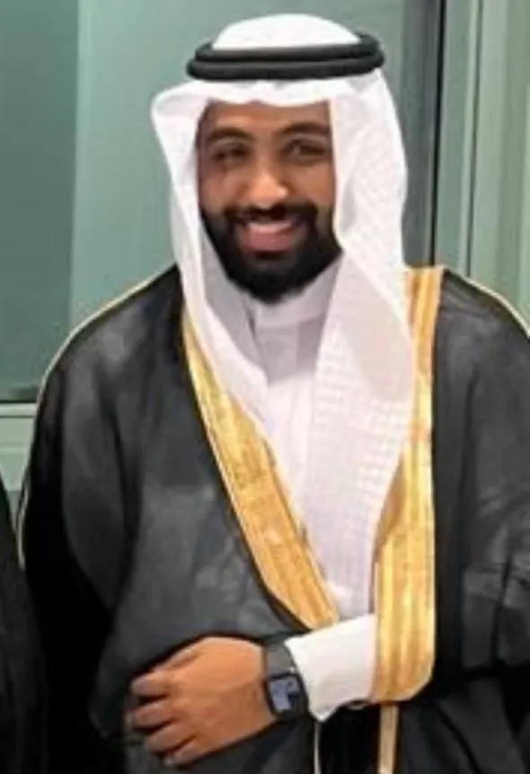 من تاروت.. جامعة حفر الباطن تمنح «علي آل عمران» بكالوريوس هندسة كهربائية