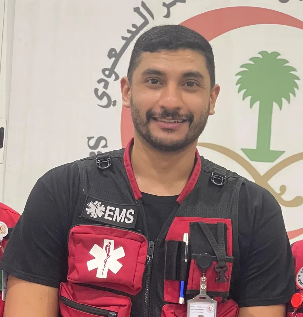 من شريعة القطيف.. نظير جهوده وحصوله على أفضل مؤشر في الاستجابة للحالات الطارئة بمدينة الرياض.. هيئة الهلال الأحمر السعودية تكرّم «أحمد العلوان»