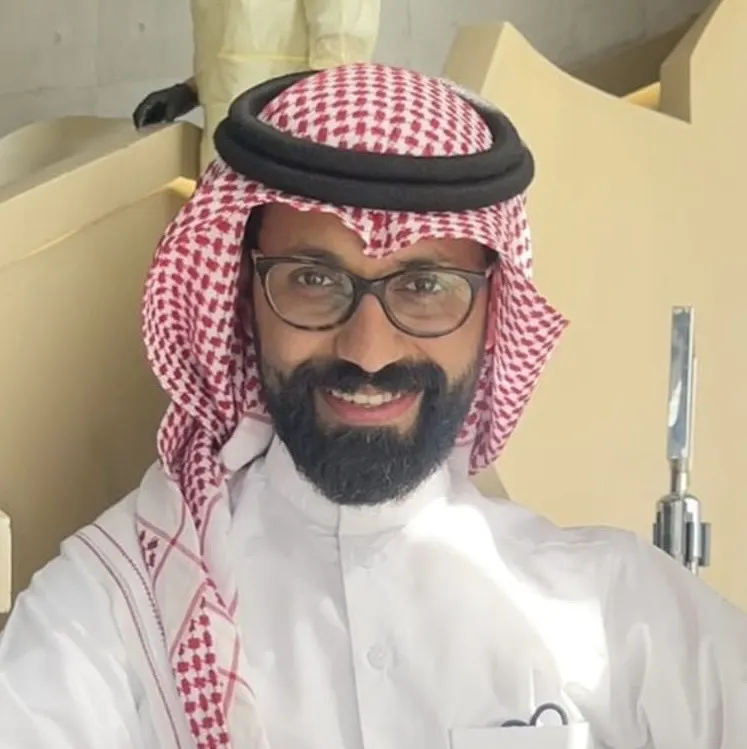 من شويكة القطيف.. مع مرتبة شرف.. جامعة الملك عبدالعزيز تمنح «موسى الغانم» ماجستير علوم المختبرات الطبية