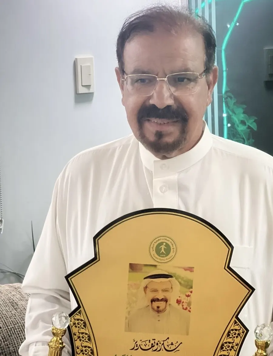 من سيهات.. نادي مشاة سيهات يكرم عيسى المكحل