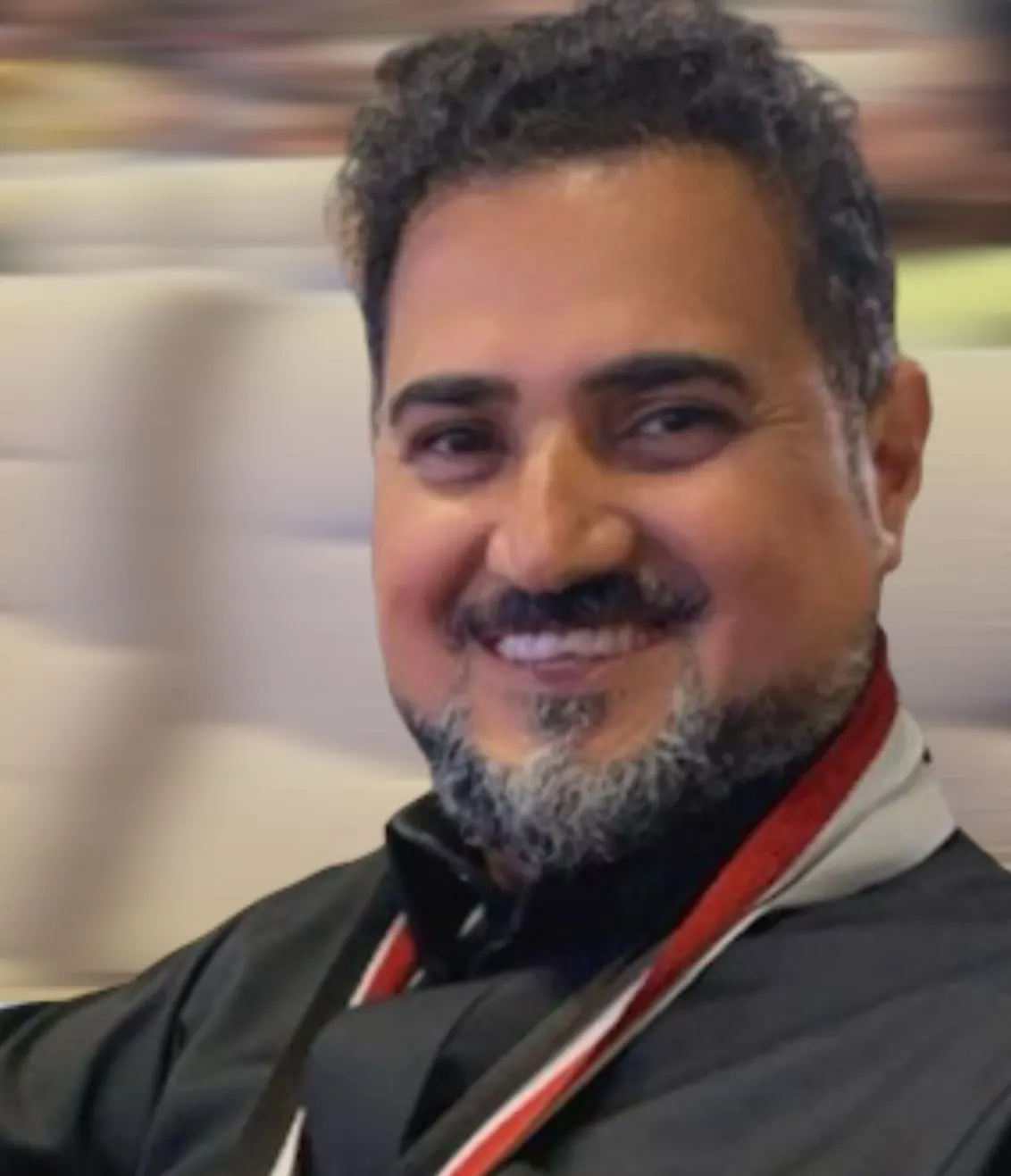 من أم الحمام.. بأمر خادم الحرمين الشريفين.. منح وسام الملك عبد العزيز لـ«حسين آل شبيب»