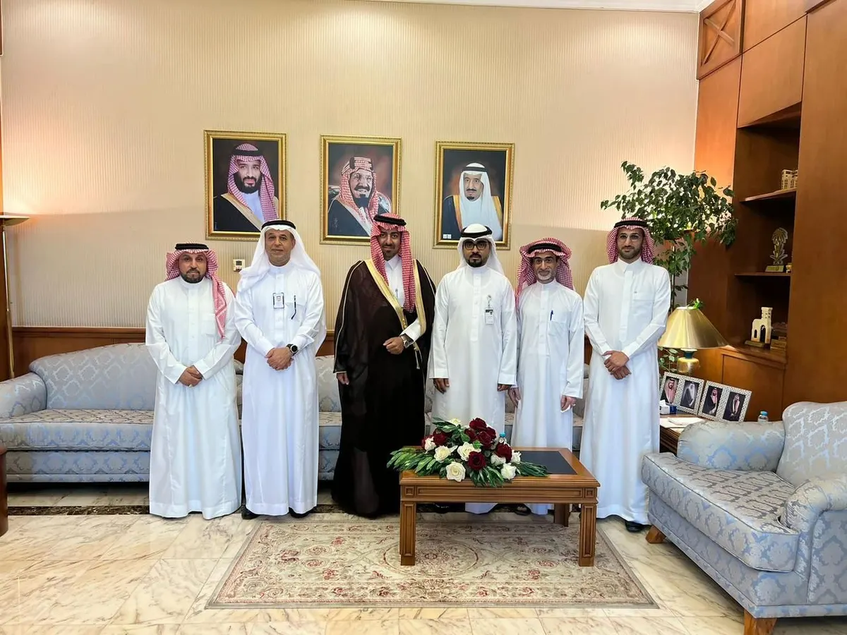 محافظ القطيف يلتقي رئيس وأعضاء جمعية مضر الخيرية بالقديح