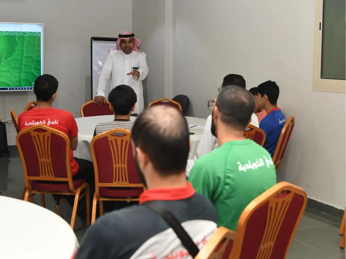 في الخويلدية.. النادي يرفع مستوى الوعي بمخاطر السوسة الحمراء