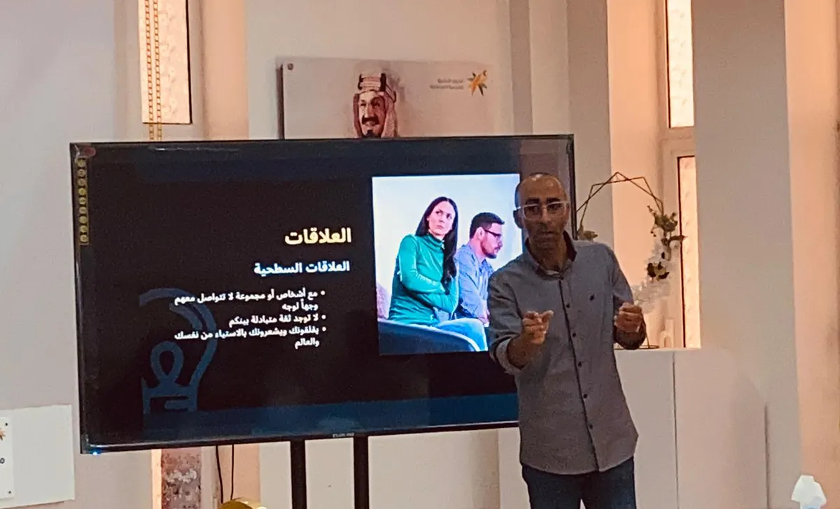 من صفوى وفي ضمان القطيف.. أحمد قريش يختصر «حمية التركيز» في 3 نقاط لـ15 مستفيدًا