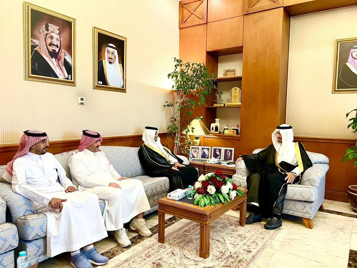 محافظ القطيف يلتقي بمدير شركة STC في منطقة الدمام المهندس محمد ناصر العمري