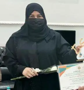 من دوبج القطيف.. نظير جهودها.. ضمان القطيف يكرِّم «بدرية المرزوق»