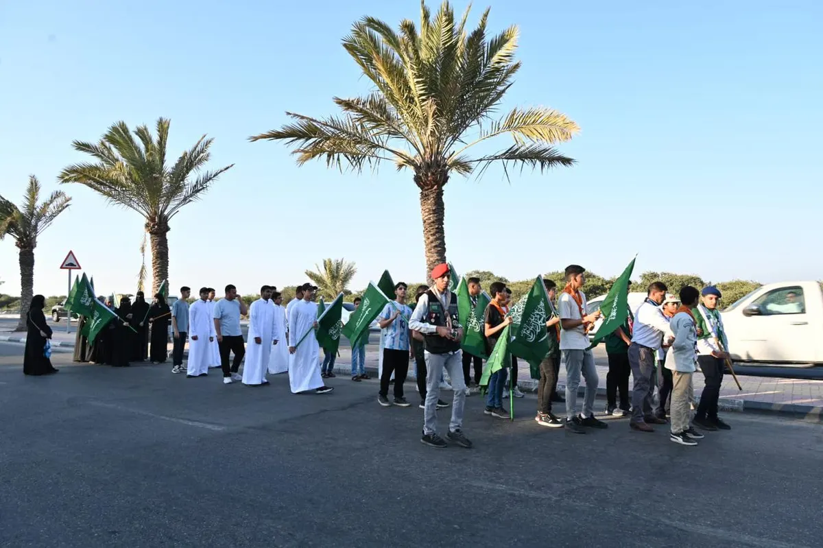 بالصور.. بر سنابس تشارك الأهالي «فرحة الوطن»