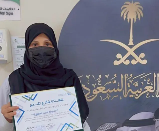 من صفوى.. نظير جهودها.. صحي أم الساهك يكرّم «مليكة المغلق»