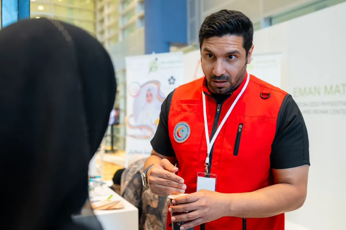 اختتام مشاركة الهلال الأحمر بالمنطقة الشرقية في المعرض التفاعلي الأول لمرضى التصلب العصبي المتعدد