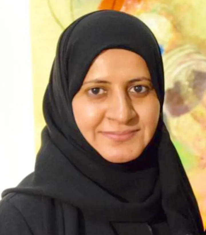 في الرياض.. بألوان «فضاءات 4».. التجريد والتعليم الفني يجمع زينب اليوسف وفايزة المسعود