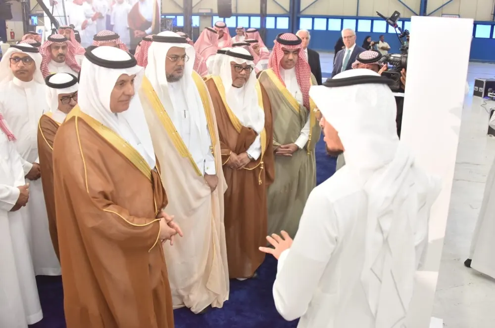 وزير البيئة يدشن برامج توطين تقنيات استمطار السحب في الشرقية