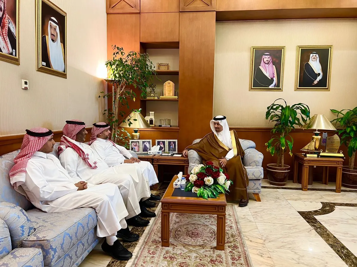محافظ القطيف يلتقي مدير عام مركز أبحاث الثروة السمكية بالمنطقة الشرقية