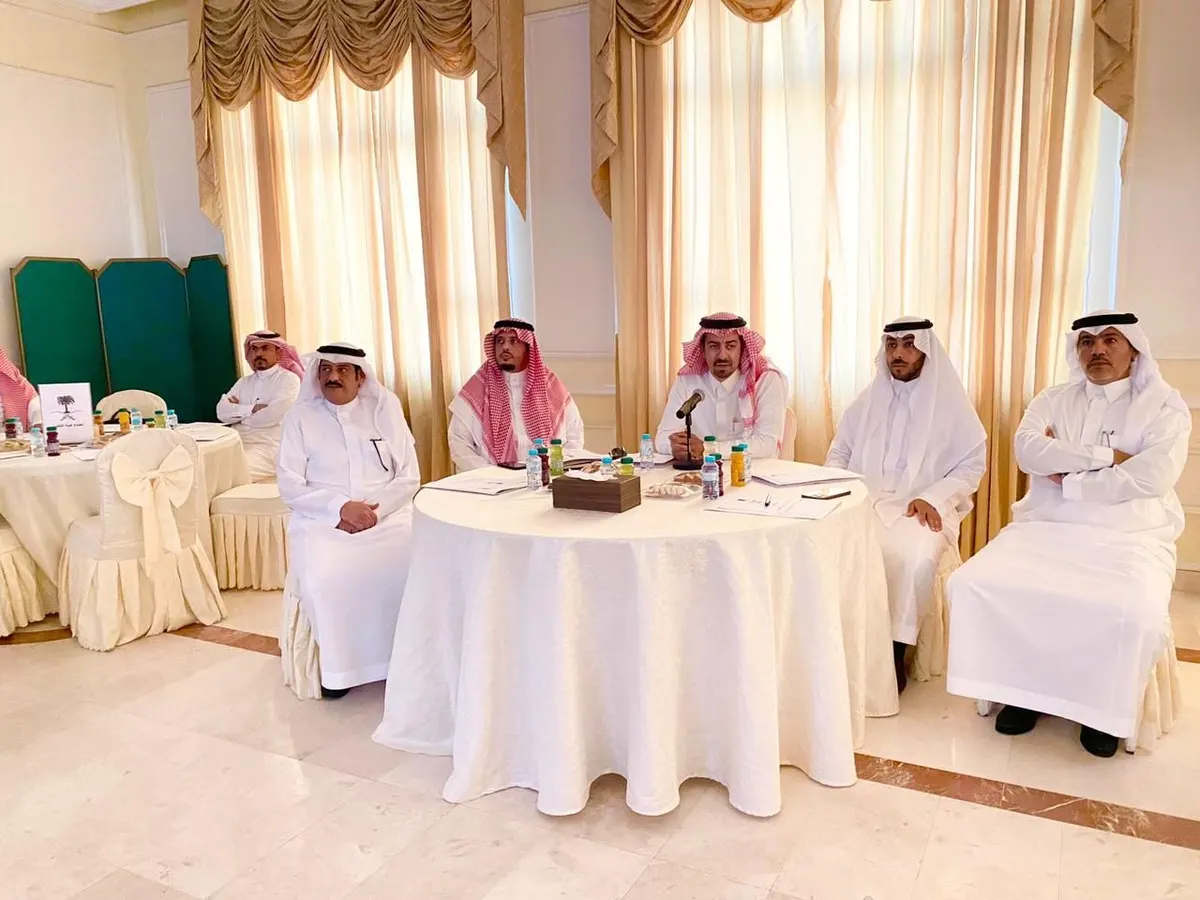 محافظ القطيف يطّلع على المخطط الشامل لمحافظة القطيف