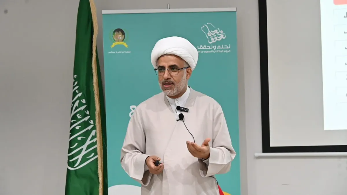 في بر سنابس.. الشيخ آل إبراهيم: علاقة الوالدين المنسجمة بالحب حصانة للأبناء من الجنوح والجريمة
