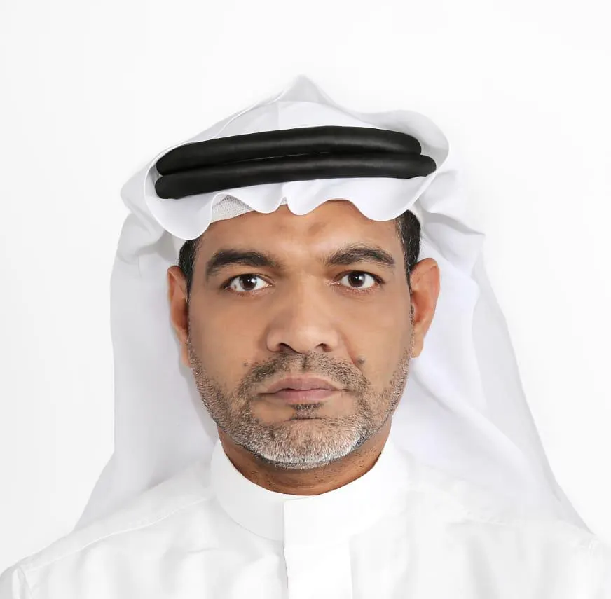 أهمية التفكير الناقد في التعامل مع مواقع التواصل الاجتماعي