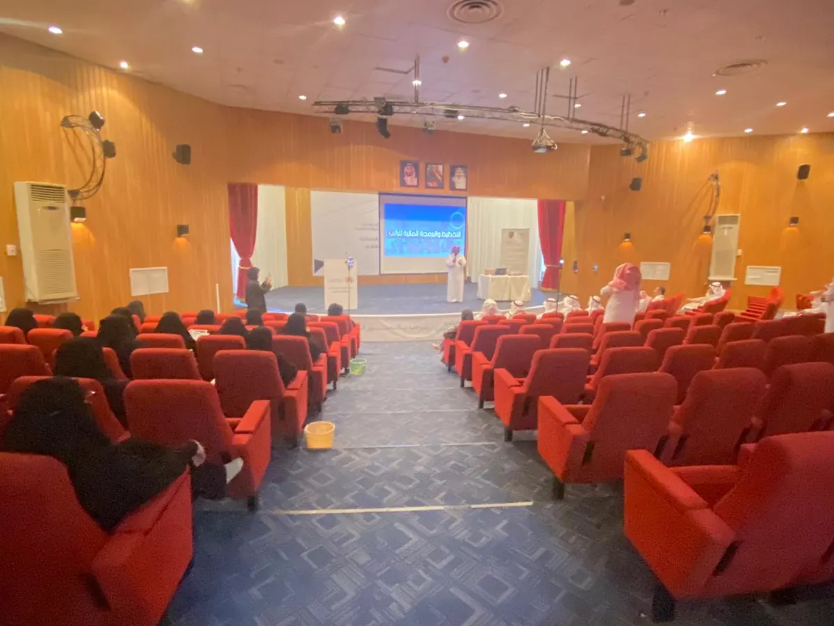 مركز تنمية القطيف يعزز التخطيط للادخار بين الأفراد.. والحربي يضع قاعدة ذهبية له