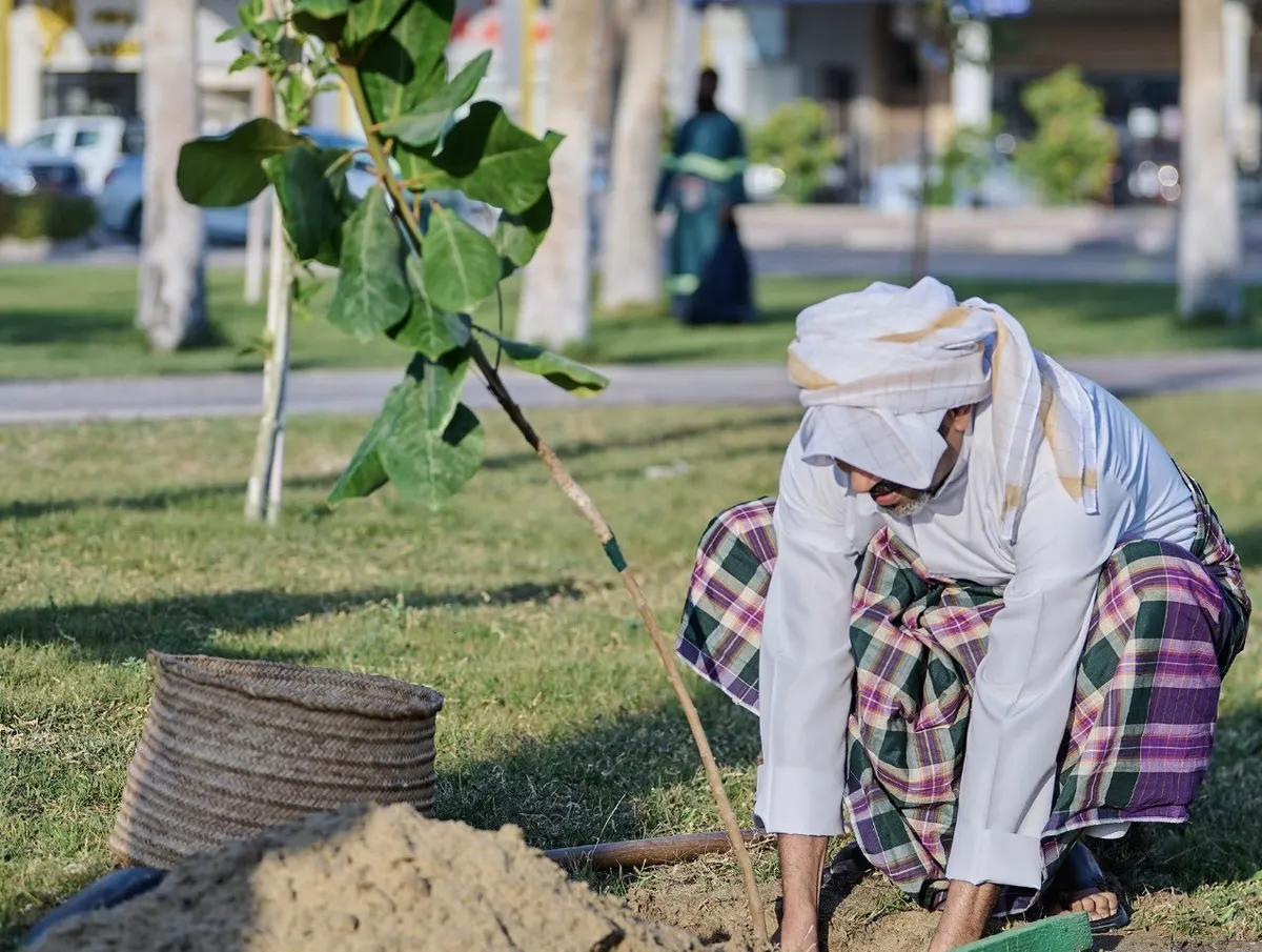 في حديقة القدس بالقطيف.. 85 متطوعًا ومتطوعة يشاركون في غرس 80 شتلة لوز