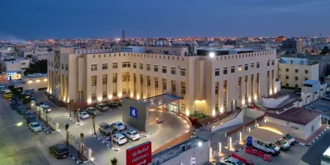 إنجاز طبي.. نجاح عملية تحويل عضلات حول الكتف لمريض بمستشفى المواساة في مدينة القطيف