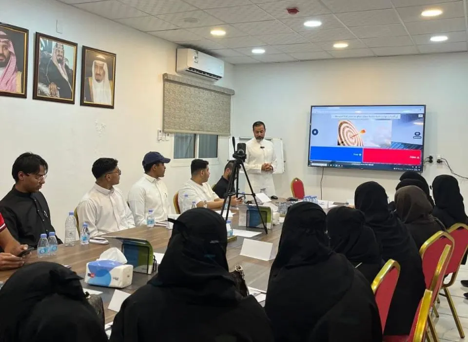 إدارة الغضب والتحكم بالذات بالموارد البشرية في سيهات