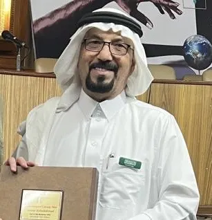 من العوامية.. الشاعر «ناصر الشيخ أحمد» يشارك في مهرجان الشعر والأدب الدولي لعام 2024 في الهند