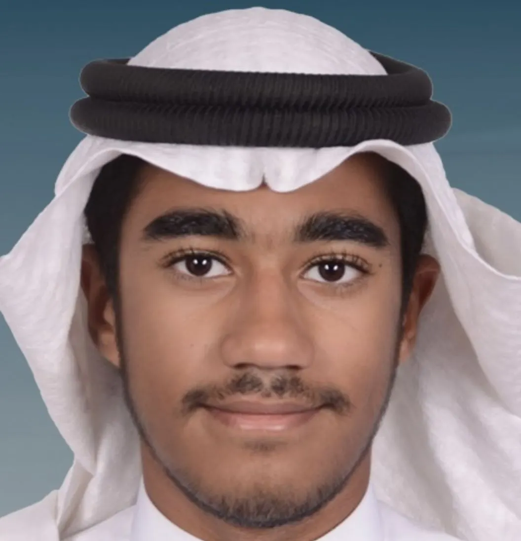 من القطيف.. الطالب علي عمار العوى الأول على مستوى المملكة في منافسات اللغة العربية