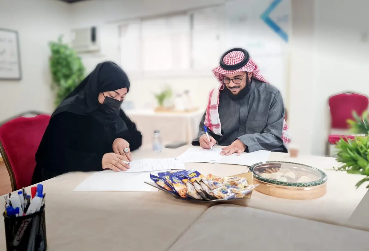 جمعية العطاء النسائية الأهلية بالقطيف توقّع اتفاقية تعاون مع مدرسة ثانوية الطفيل بن عمرو بسيهات