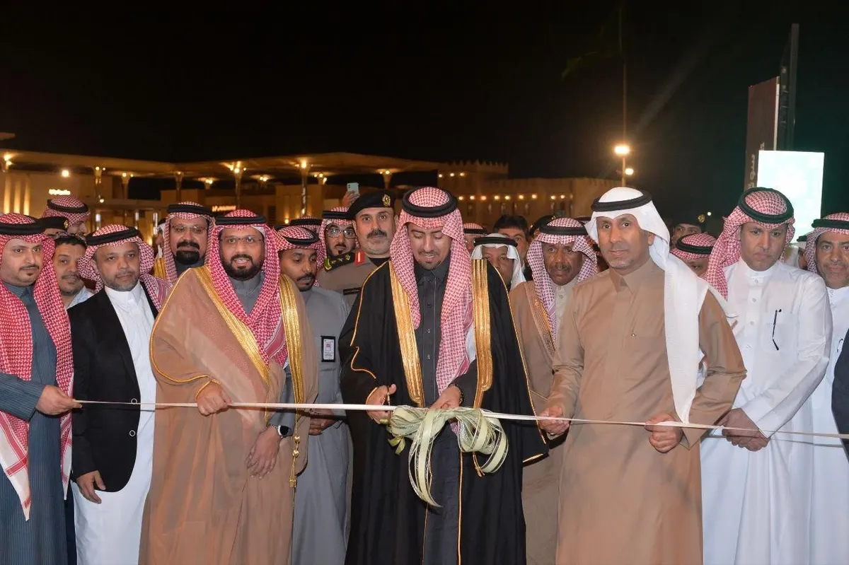الخريف يفتتح النسخة الأولى لسوق المزارعين.. في مشروع وسط العوامية