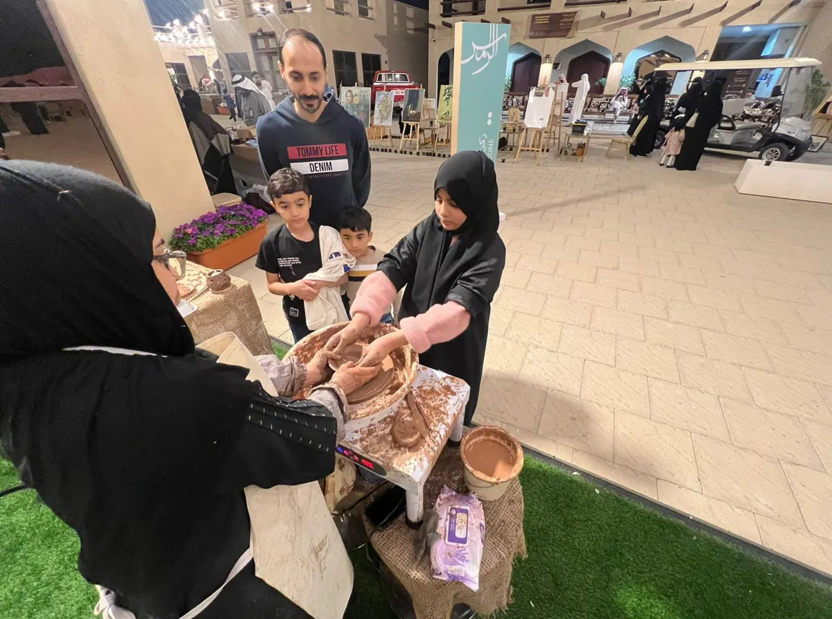 «سوق المزارعين» بالقطيف.. ورش تفاعلية في مجالات الزراعة والطبخ والأعمال اليدوية