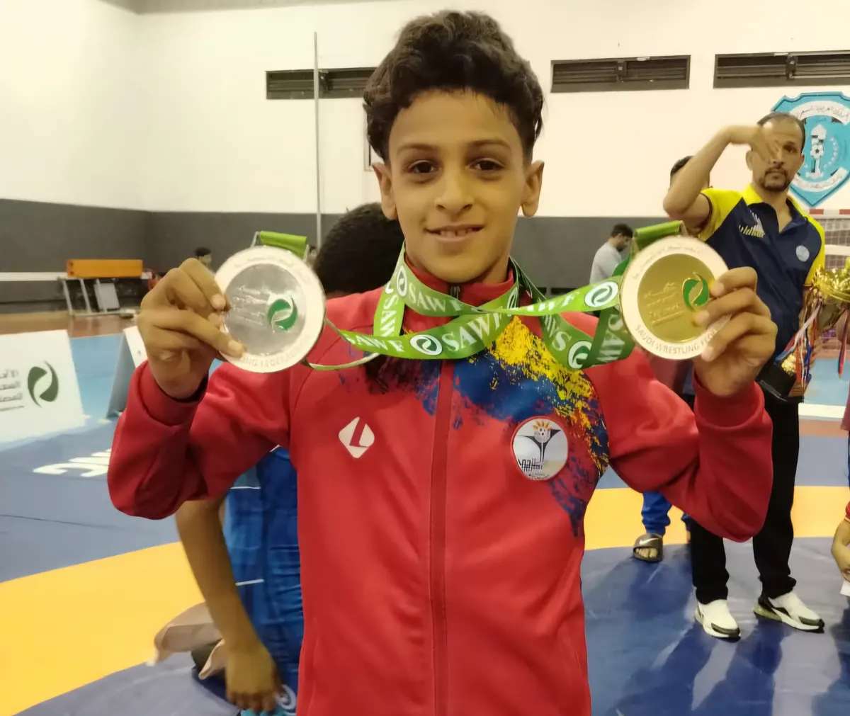 من القطيف.. اللاعب «مكي الجراش» يحصد المركز الأول في بطولة الشرقية للمصارعة الحرة.. والثاني في الرومانية