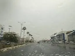 في القطيف.. الأرصاد تواصل إنذارها البرتقالي.. أمطار متوسطة إلى مساء الأحد