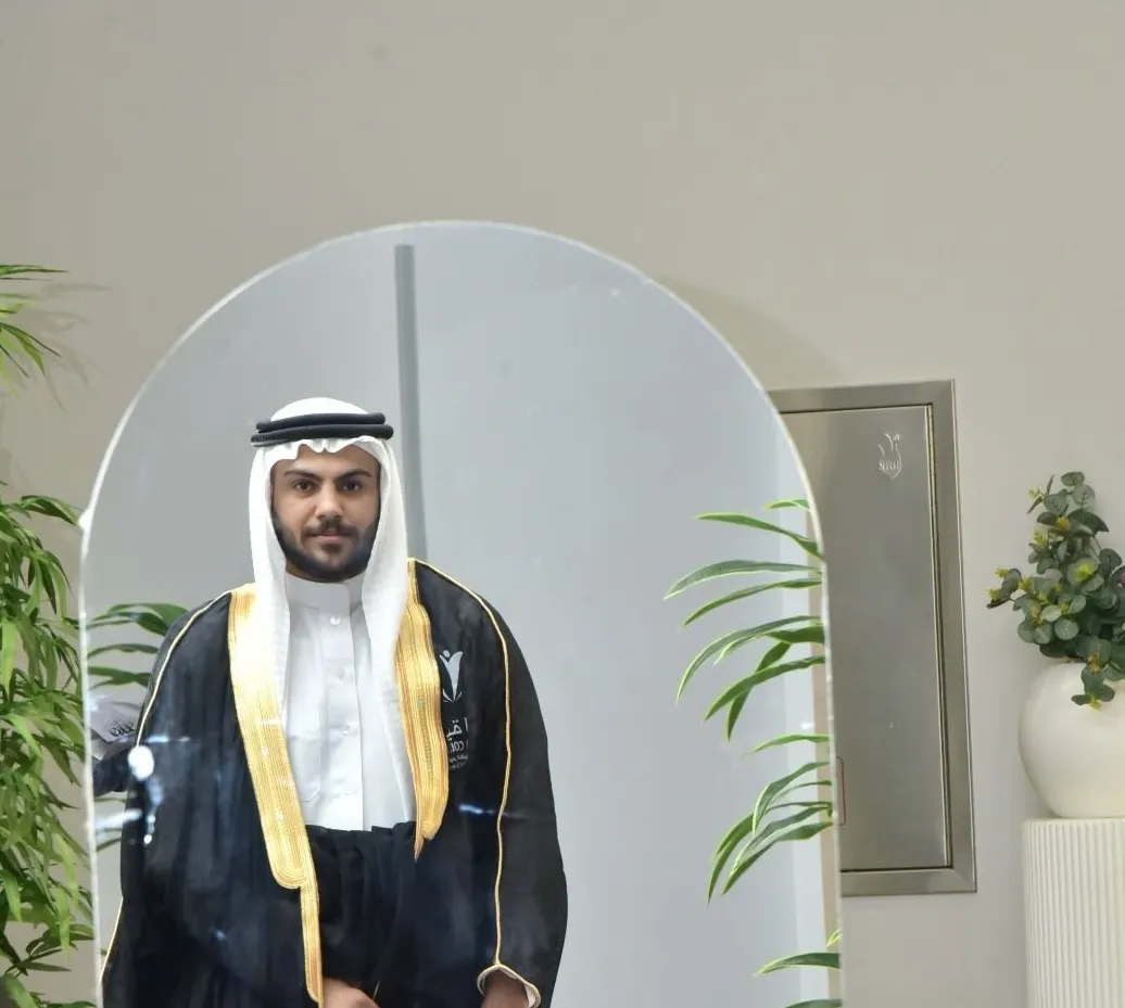 من شويكة القطيف.. كلية الغد تمنح «عبدالله الشبركة» بكالوريوس طب الطوارئ