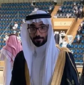 الملاحة.. كلية العلوم الإدارية والمالية بالجامعة السعودية الإلكترونية تمنح «أحمد آل ياسين» البكالوريوس في المحاسبة