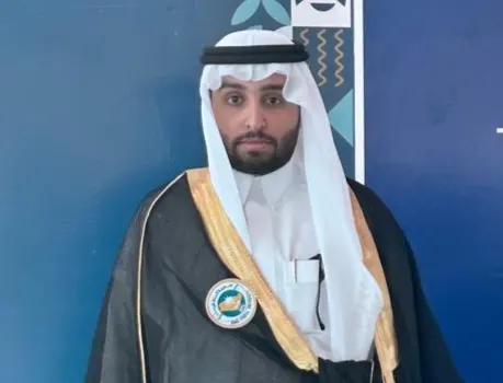 من تاروت.. جامعة الملك فيصل بالأحساء تمنح «علي الفردان» البكالوريوس في الحقوق