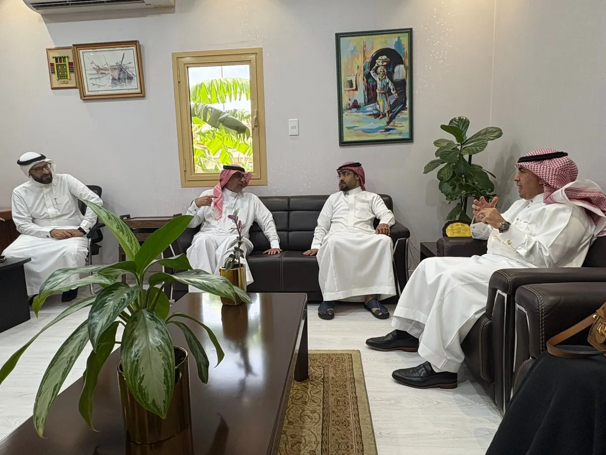 مدير مركز تنمية القطيف يستعرض مع وفد جمعية «إتقان» أبرز تطلعات القطاع غير الربحي