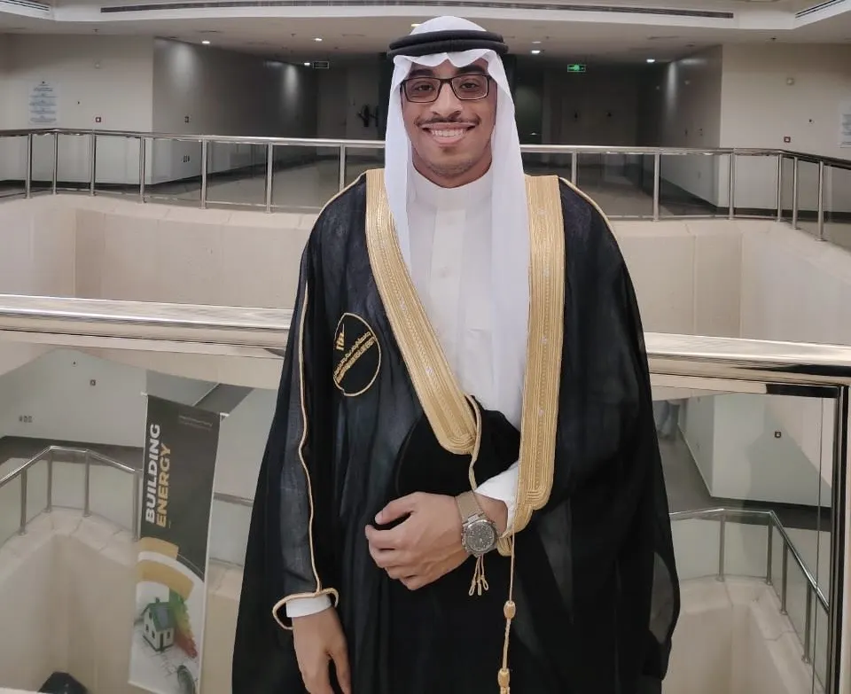 من القديح.. جامعة الإمام عبدالرحمن تمنح «رضا البندري» بكالوريوس هندسة المباني
