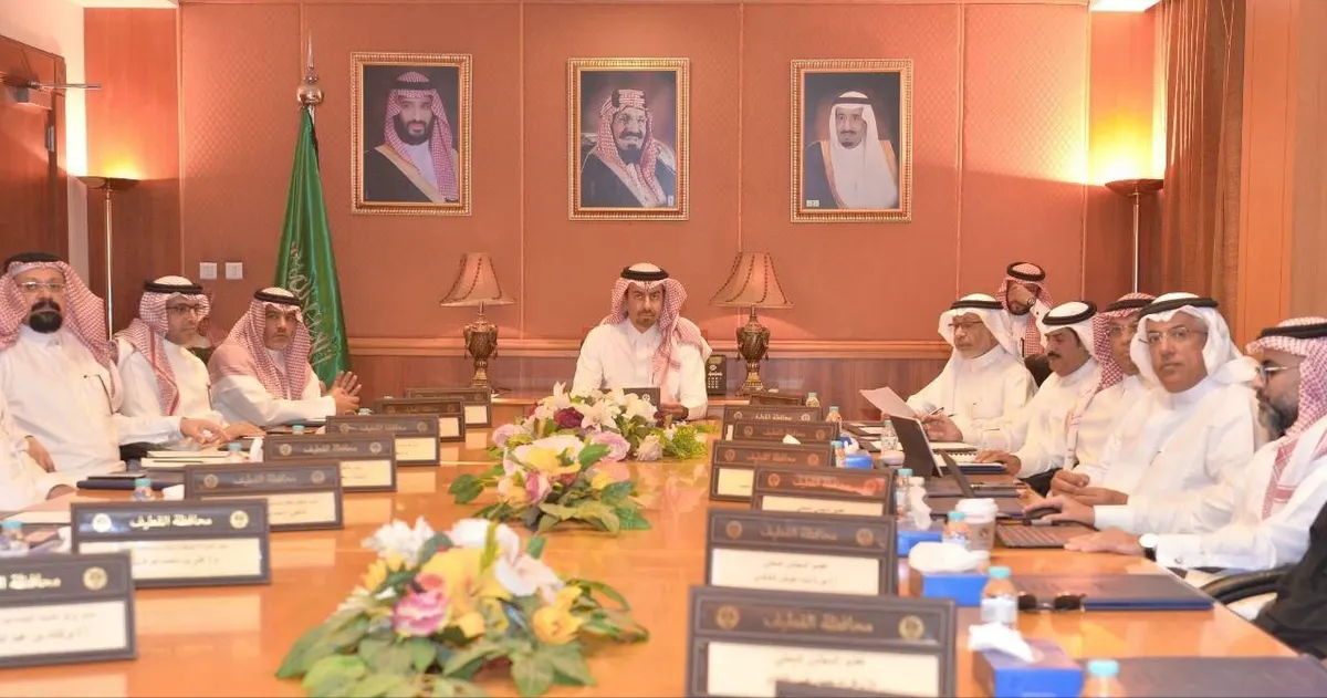 برئاسة الخريف.. المجلس المحلي بالقطيف يناقش إنشاء أول واحة صناعية للمنتجات الزراعية والغذائية ويستعرض احتياجات البديعة وغرب الناصرة وجوهرة سنابس