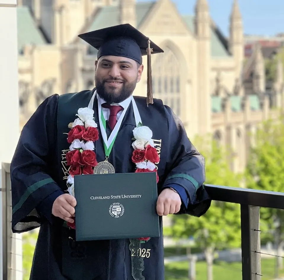 من العوامية.. مع مرتبة الشرف.. جامعة كليفلاند ستيت الأمريكية تمنح «أحمد صليل» البكالوريوس في الإدارة المالية
